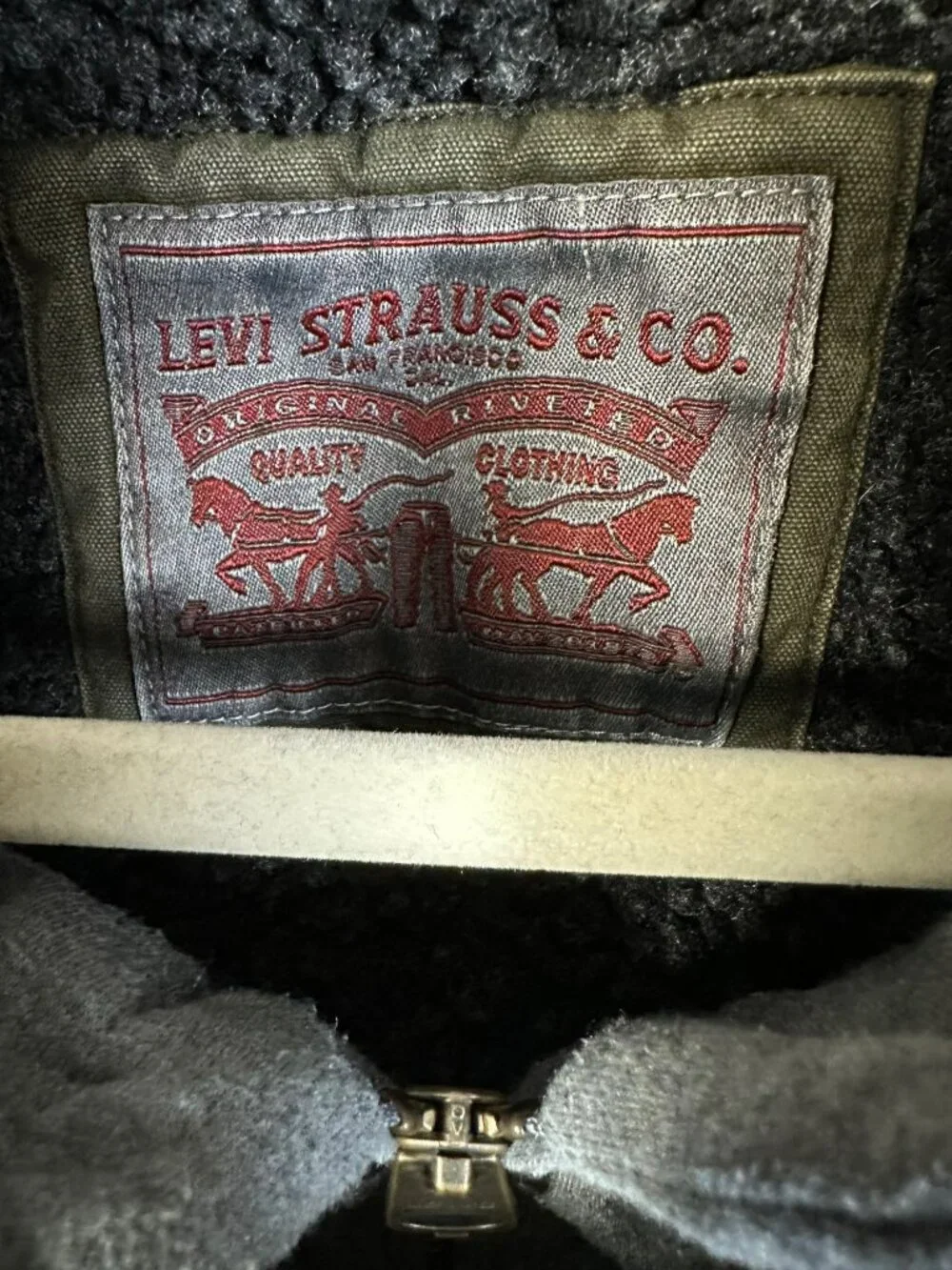 Levis without zip